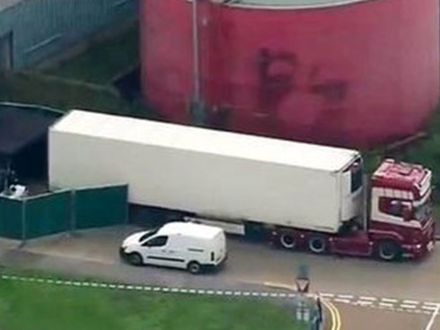 Gia đình ở Hải Phòng suy sụp khi người thân chết trong container ở Anh