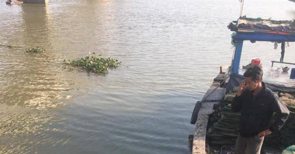 Vụ mẹ ôm con nhảy cầu Khuể để lại thư tuyệt mệnh: Đã tìm thấy thi thể cháu bé-1