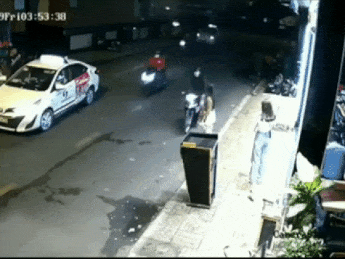 Pha cướp giật trắng trợn giữa đường phố Sài Gòn, nhìn kẻ ra tay mới bất ngờ-1