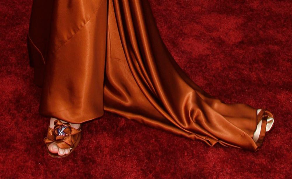 Những đôi giày đính kim cương, dát vàng có giá tới 20 triệu USD-5