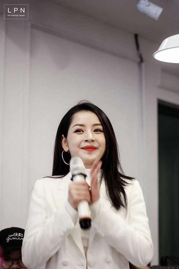 Chi Pu tung loạt ảnh quá ư là xinh chụp trong buổi họp fan tại Hà Nội-4