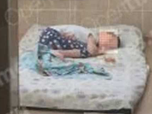 Túp lều của những đứa trẻ sống không bằng chết: Nơi các em bị bố mẹ và xã hội ruồng bỏ, thậm chí còn bị nguyền rủa chết sớm-12