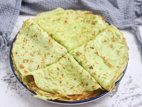 Mẹ khéo tay làm bánh cuốn tráng chảo cho các con một buổi sáng đầy năng lượng-4