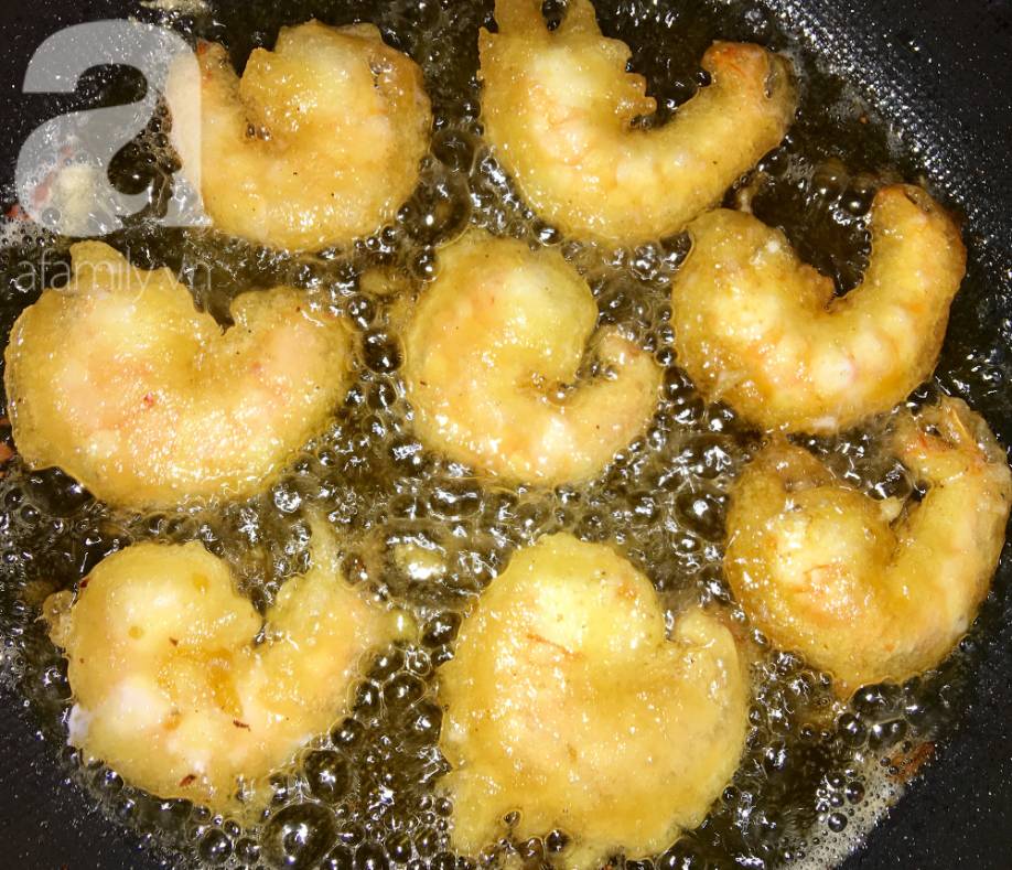 Tôm chiên mà làm thế này thì ai cũng phải mê mẩn, ngon không thua nhà hàng 5*-3