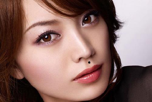 5 vị trí nốt ruồi báo hiệu người phụ nữ đi đến đâu cũng được đàn ông theo đuổi, số được chồng chiều như bà hoàng-3