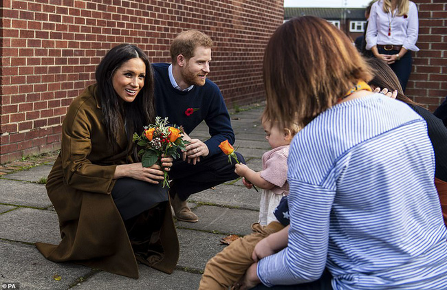 Meghan Markle lần đầu tiết lộ thông tin mới về con trai đầu lòng nhưng cư dân mạng nghi ngờ một chi tiết vô lý-5