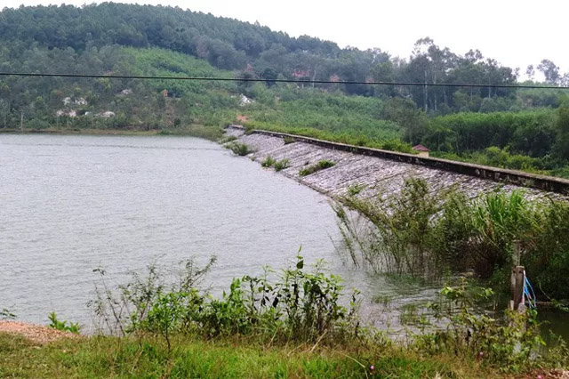 Hàng xóm nói gì về cháu bé 11 tuổi bị bà nội sát hại?-2