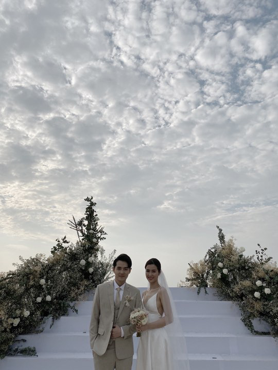 Đám cưới Đông Nhi và Ông Cao Thắng: Chú rể xúc động nói Cảm ơn em đã dành hết Thanh Xuân của mình cho anh... Anh Yêu Em...-33