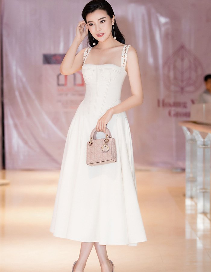 Gu thời trang đối lập của ba nàng tên Hà hot nhất showbiz Việt-12