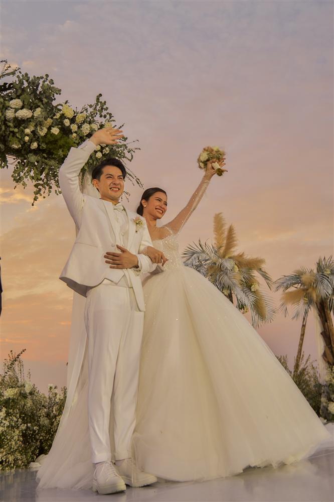Mãn nhãn với bộ ảnh cưới đẹp như mơ dưới chiều hoàng hôn của Đông Nhi - Ông Cao Thắng-5