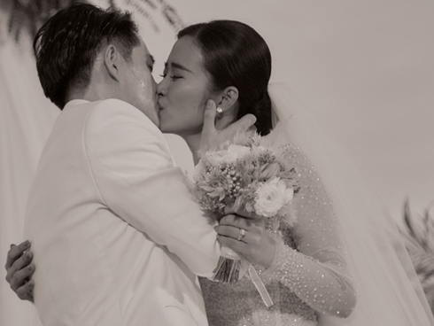 Mãn nhãn với bộ ảnh cưới đẹp như mơ dưới chiều hoàng hôn của Đông Nhi - Ông Cao Thắng