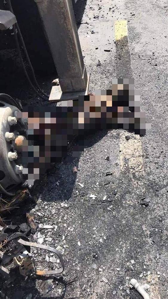 Người đàn ông chết cháy thương tâm sau va chạm kinh hoàng với xe tải-4