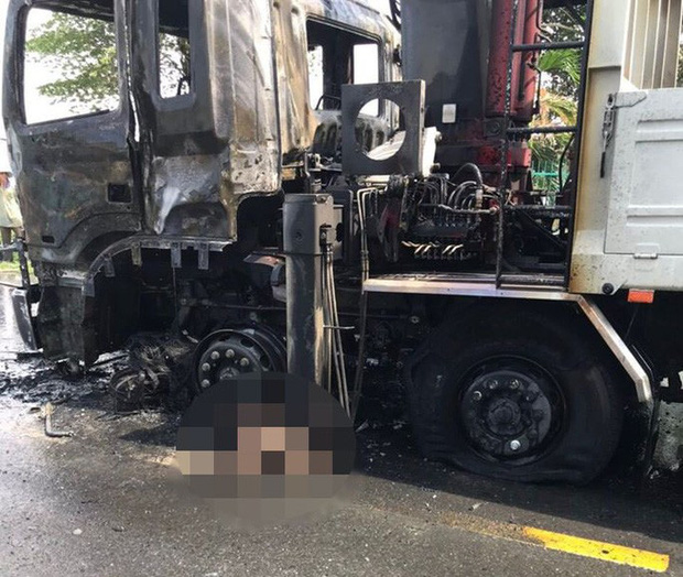 Người đàn ông chết cháy thương tâm sau va chạm kinh hoàng với xe tải-5