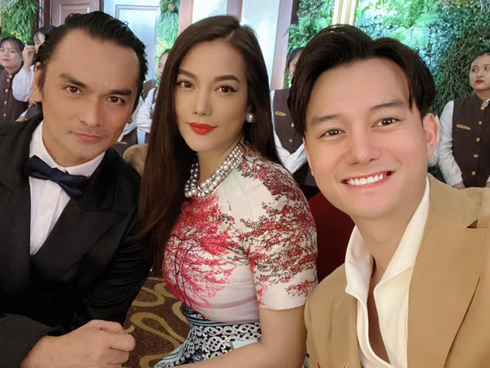 Sau thời gian bị đồn hẹn hò, Trương Ngọc Ánh lại xuất hiện bên cạnh diễn viên 