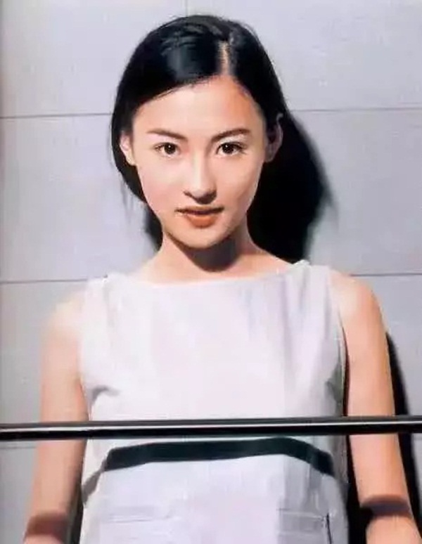 Nhan sắc hoa nhường nguyệt thẹn của Trương Bá Chi ở tuổi 20, thế mới thấy Tạ Đình Phong đã bỏ lỡ điều gì-6