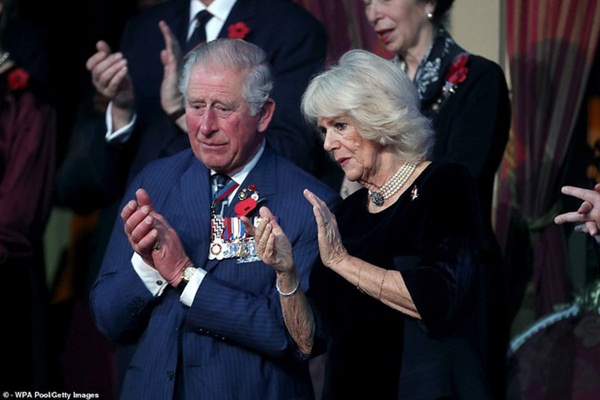 Hai cặp đôi Hoàng gia Anh chạm mặt tại sự kiện sau thời gian dài tách riêng và hành động khác lạ của họ nói lên tất cả-6