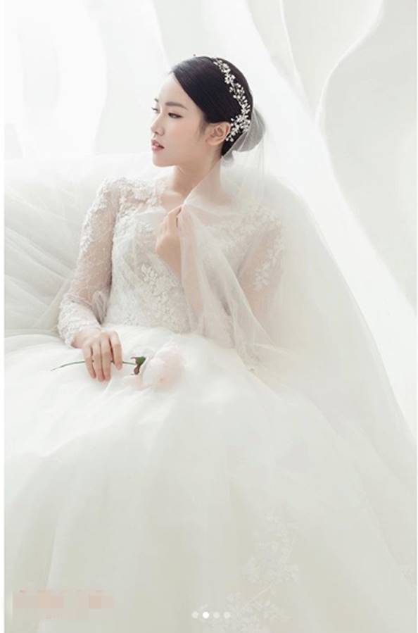 Giờ thì đã rõ vì sao bạn gái tin đồn” thủ môn Bùi Tiến Dũng mặc váy cô dâu, lý do thật khiến người hâm mộ ngỡ ngàng-11