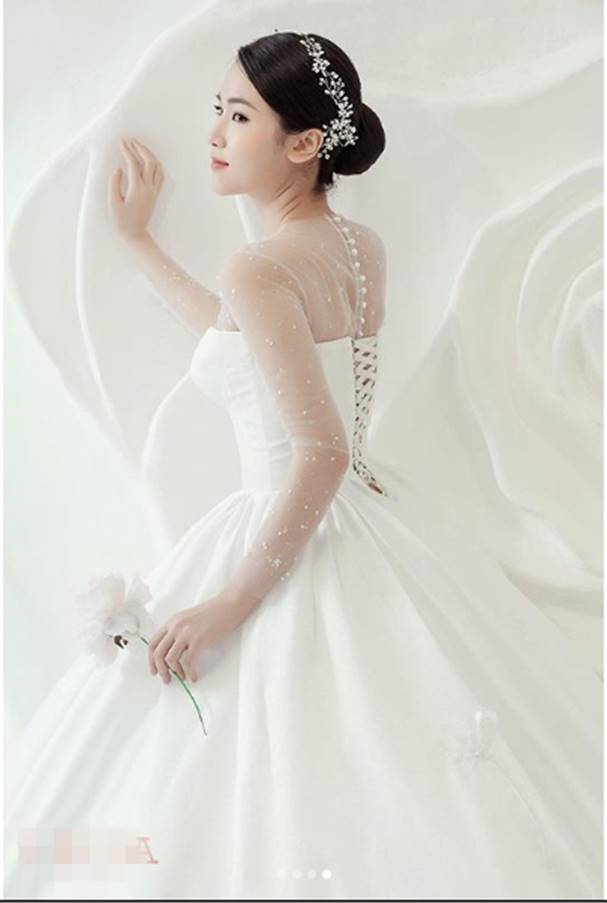 Giờ thì đã rõ vì sao bạn gái tin đồn” thủ môn Bùi Tiến Dũng mặc váy cô dâu, lý do thật khiến người hâm mộ ngỡ ngàng-12