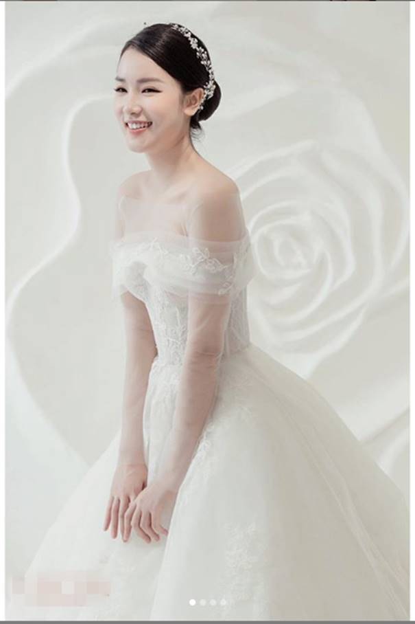 Giờ thì đã rõ vì sao bạn gái tin đồn” thủ môn Bùi Tiến Dũng mặc váy cô dâu, lý do thật khiến người hâm mộ ngỡ ngàng-8