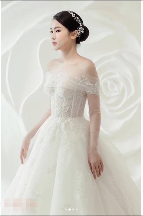 Giờ thì đã rõ vì sao bạn gái tin đồn” thủ môn Bùi Tiến Dũng mặc váy cô dâu, lý do thật khiến người hâm mộ ngỡ ngàng-9