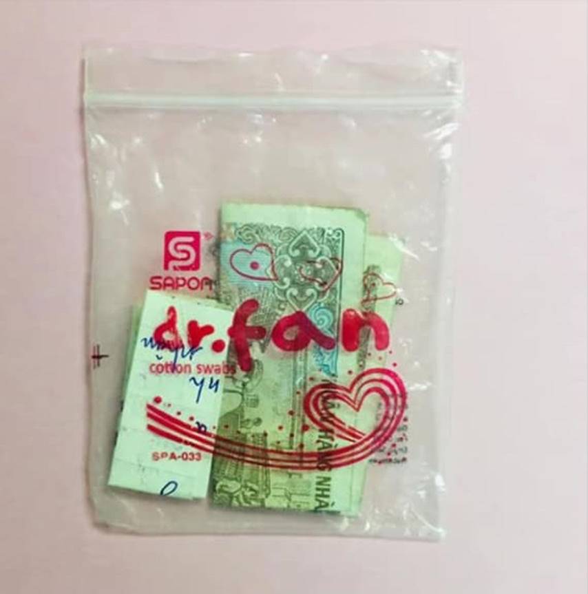 Chuyện tình tréo ngoe của học sinh tiểu học khiến phụ huynh choáng váng, nhưng vật phẩm đính kèm thư tay mới bất ngờ-1