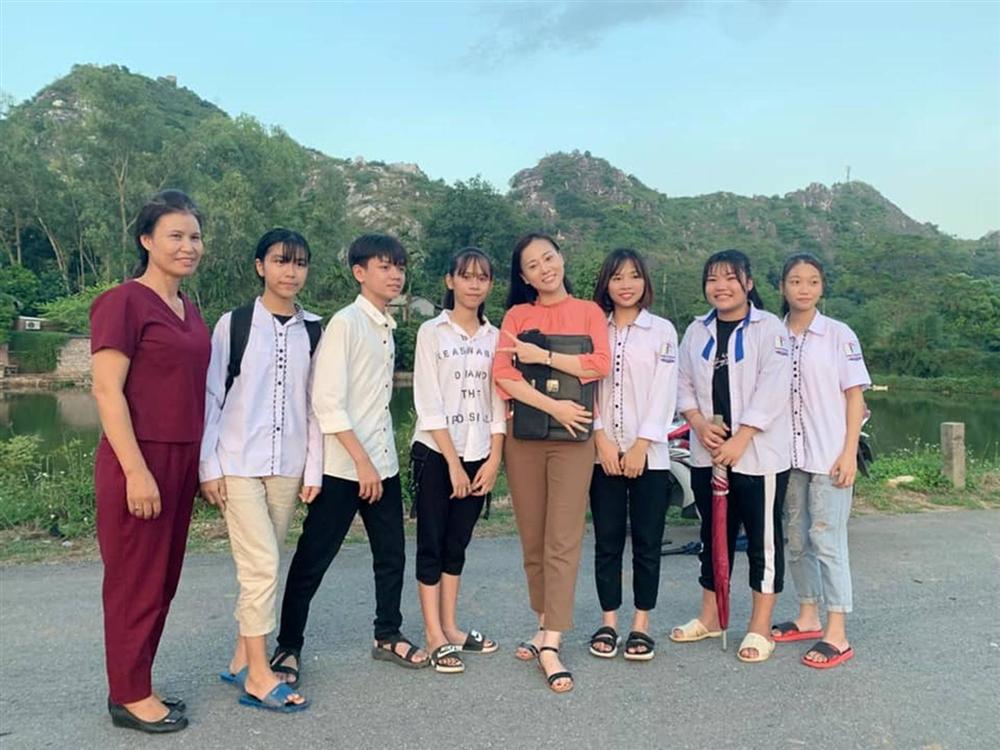 Quỳnh búp bê Phương Oanh lột xác táo bạo không nhận ra-9
