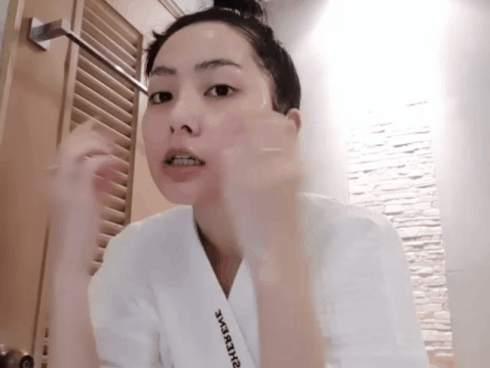 Tuyệt chiêu rửa mặt trong mùa hanh khô: Thêm vài giọt mật ong vào nước, da dẻ ẩm mượt mịn màng miễn chê