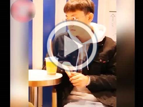 Hành động chỉ những đứa bạn thân mới có thể làm