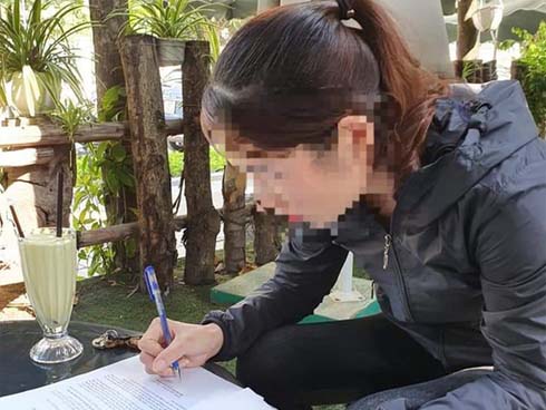 Sự thật về người phụ nữ suốt nhiều năm dắt con đi nhờ xe” trên cầu Thanh Trì: Đứa bé đã lớn nhưng vẫn ngày ngày lang thang cùng mẹ, không được đến trường-10