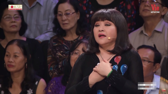 Quyền Linh khóc, kể về người bố thứ hai và cảnh quay ôm hoa hậu Hương Giang chết bên suối-2