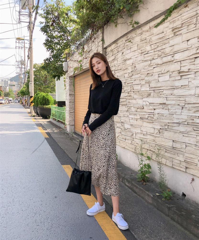Biết 4 công thức sau, bạn đã hơn đứt người ta ở khoản diện chân váy midi tuyệt xinh và chuẩn mốt-6
