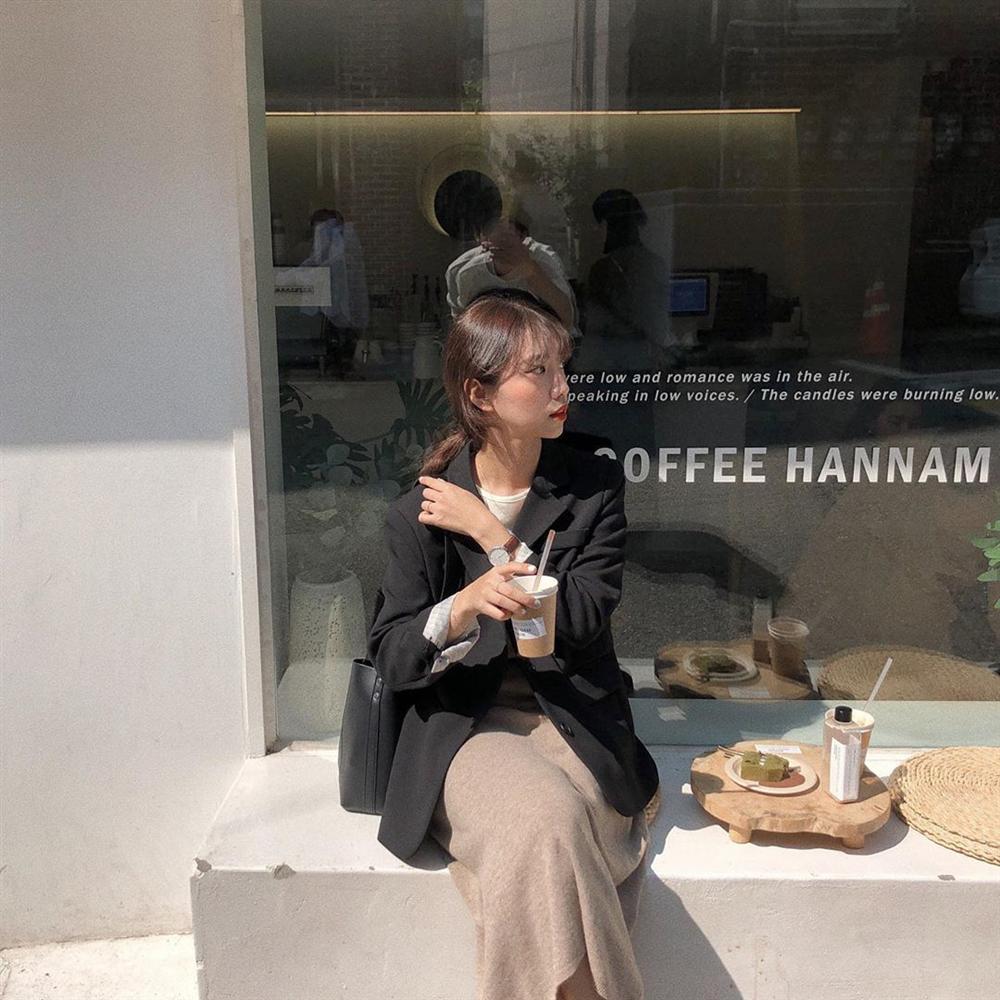 Biết 4 công thức sau, bạn đã hơn đứt người ta ở khoản diện chân váy midi tuyệt xinh và chuẩn mốt-15