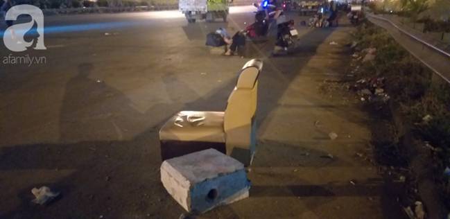 Sự thật về người phụ nữ suốt nhiều năm dắt con đi nhờ xe” trên cầu Thanh Trì: Đứa bé đã lớn nhưng vẫn ngày ngày lang thang cùng mẹ, không được đến trường-4