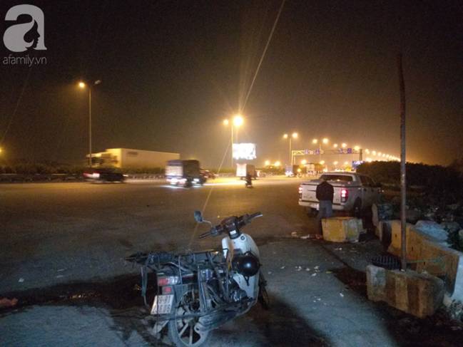 Sự thật về người phụ nữ suốt nhiều năm dắt con đi nhờ xe” trên cầu Thanh Trì: Đứa bé đã lớn nhưng vẫn ngày ngày lang thang cùng mẹ, không được đến trường-7