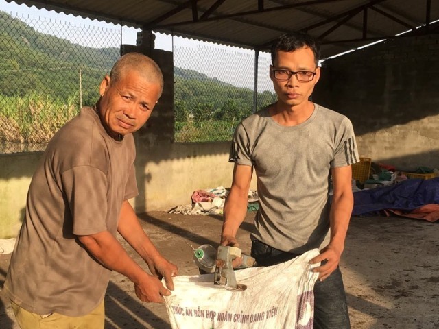 Cất bằng kỹ sư cơ khí, 8X về quê nghịch phân bò, lời 50 triệu/tháng-6