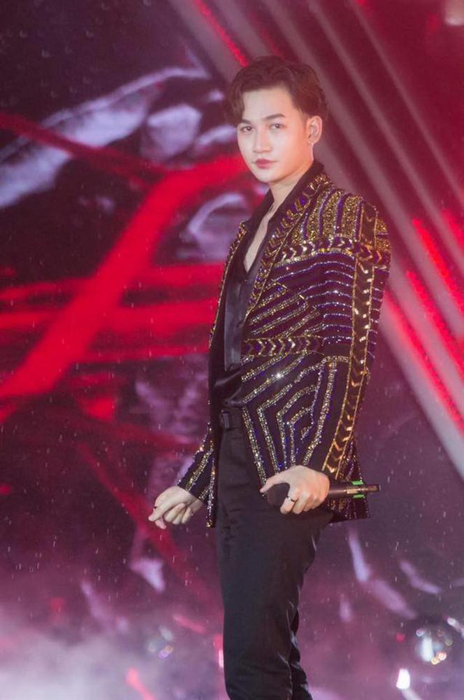 Hari Won gặp tai nạn nàng nào cũng dễ gặp phải khi đánh son, nhìn đến thương nhưng khó mà nhịn cười-5