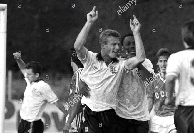 HLV Troussier đưa U19 Việt Nam đi Pháp đá giao hữu-2