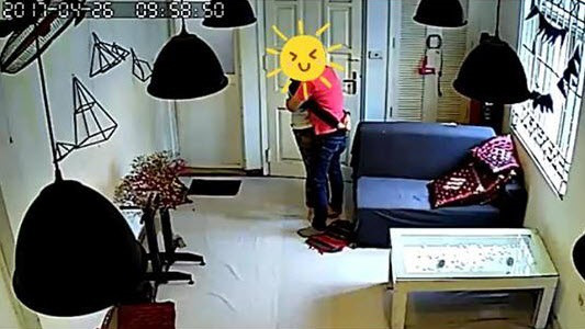 Sốc: Đỏ mặt với cặp đôi hôn hít, sờ soạng vùng nhạy cảm nhiệt tình trong quán net-5