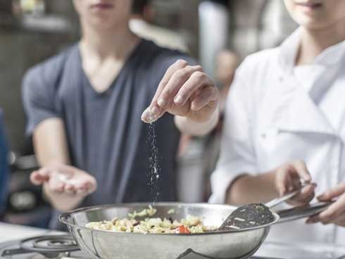 Làm thêm 4 việc trước khi đi ngủ: Đặt lưng xuống giường là ngủ, cả đời khỏe mạnh-5