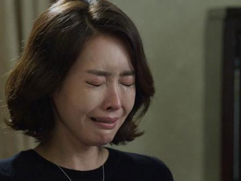 Ngày nào chị chồng cũng mang túi lớn túi bé sang xin sữa, tôi nhiệt tình cho mà không biết những giọt sữa quý hơn vàng của mình lại dùng cho việc này-3