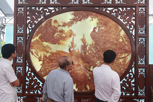 Bức tranh nặng cả tấn, giá vài tỷ khiến ai cũng choáng-2