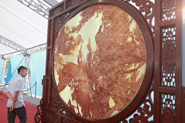 Bức tranh nặng cả tấn, giá vài tỷ khiến ai cũng choáng-6