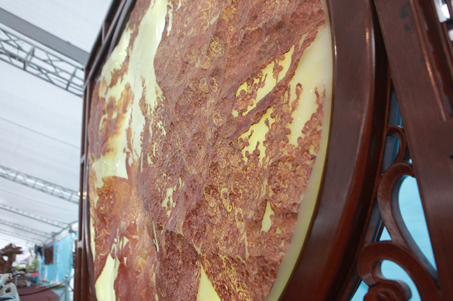 Bức tranh nặng cả tấn, giá vài tỷ khiến ai cũng choáng-11