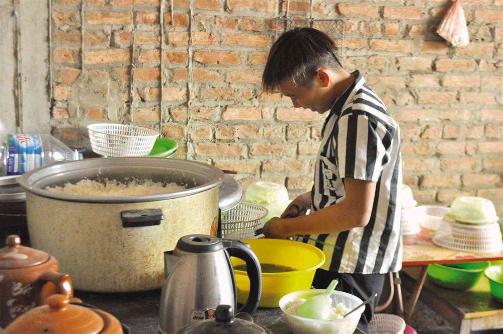 Ai đang sống trong những khu biệt thự bỏ hoang giữa Thủ đô?-2