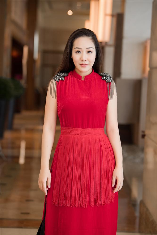 Tái xuất sau khi sinh con 8 tháng, Ngô Phương Lan tự tin với vóc dáng đẫy đà-2