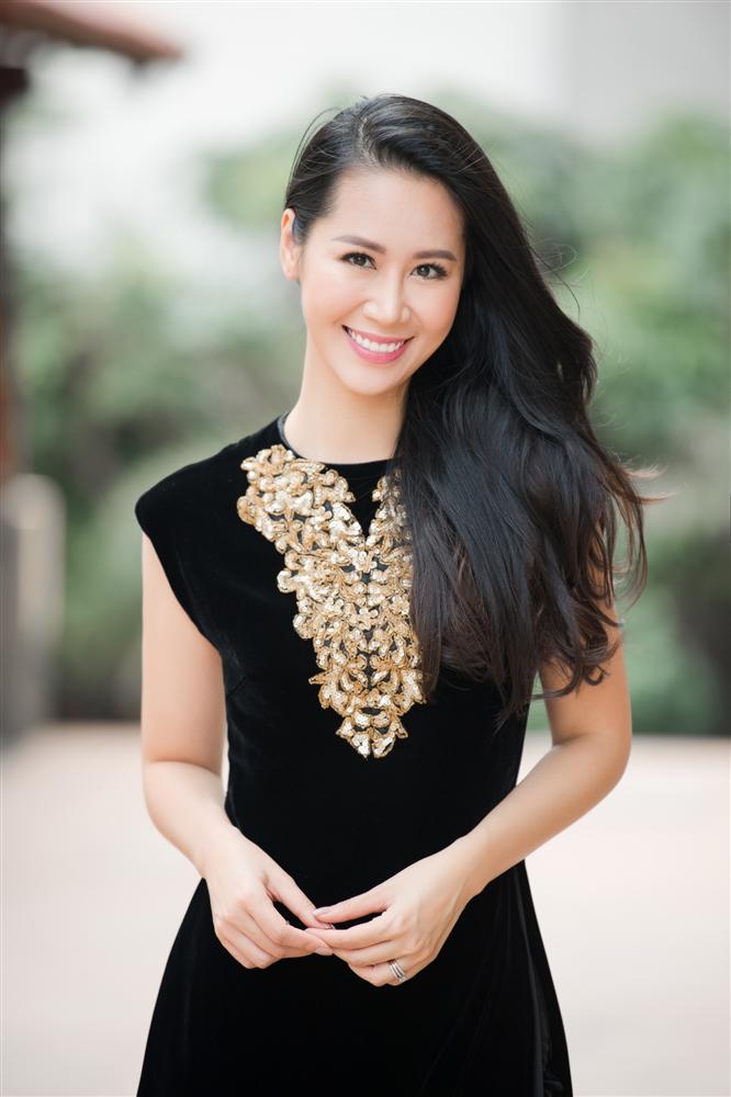 Tái xuất sau khi sinh con 8 tháng, Ngô Phương Lan tự tin với vóc dáng đẫy đà-8