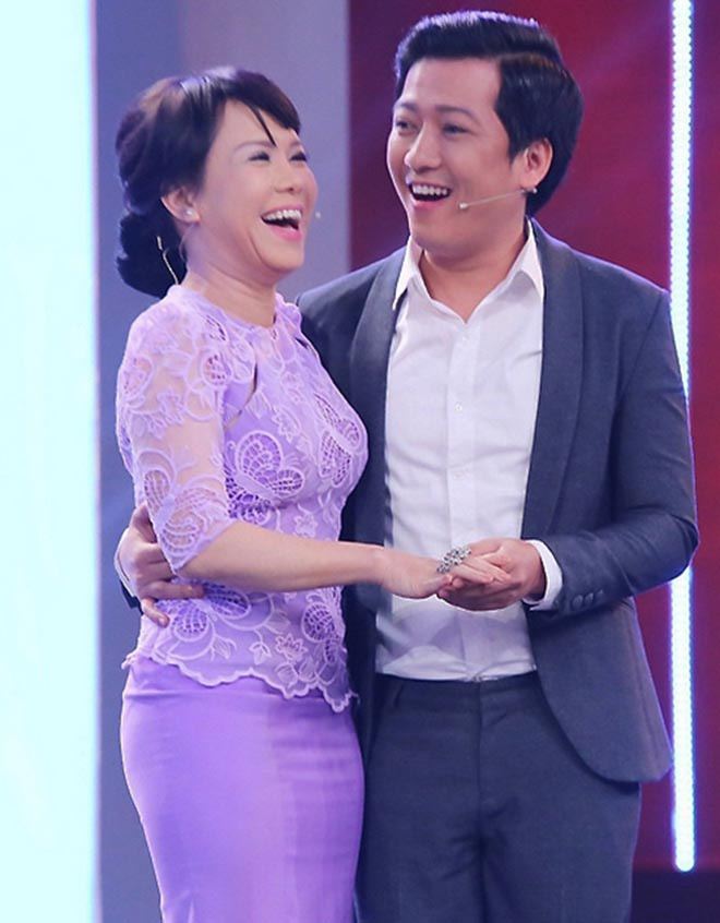 Suốt 2 năm không dự tiệc cưới đồng nghiệp, vì sao Việt Hương lại tới Phú Quốc chúc mừng Đông Nhi?-5