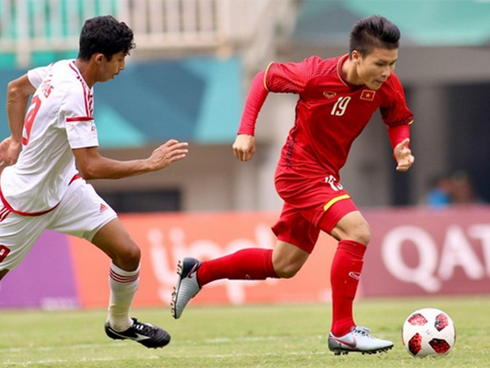 Đội tuyển UAE đi chuyên cơ, tới Việt Nam lúc nửa đêm-11