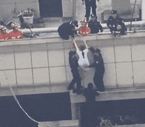 Cô gái trẻ cầm bó hoa hồng lên sân thượng tầng 30 tự tử, nguyên nhân khiến cô nghĩ quẩn khiến dân mạng vừa giận, vừa thương-5