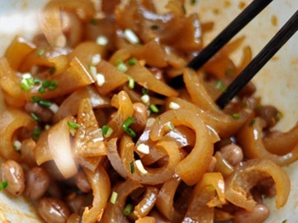 Tưởng bì heo vô dụng, ngờ đâu trong vòng 10 phút lại trở thành món nhậu ngon không tưởng của ông xã-1